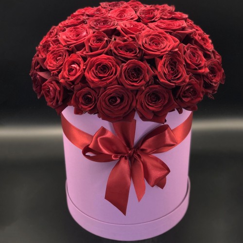 Купить на заказ 51 красная роза в коробке с доставкой в Сатпаеве