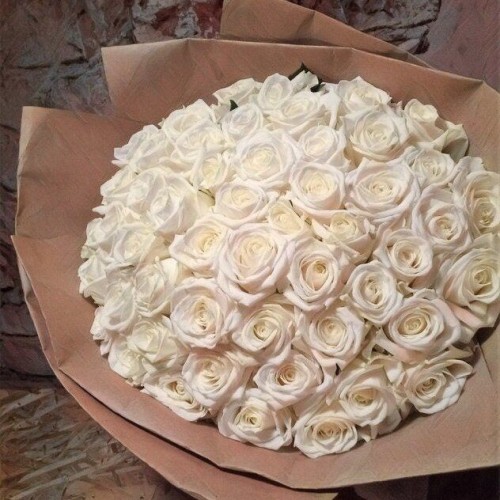 Купить на заказ Букет из 101 белой розы с доставкой в Сатпаеве